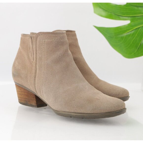 Blondo Womens Villa Boot Size 7 Waterproof Taupe Tan Suede Low Block Heel Bootie - Picture 1 of 13